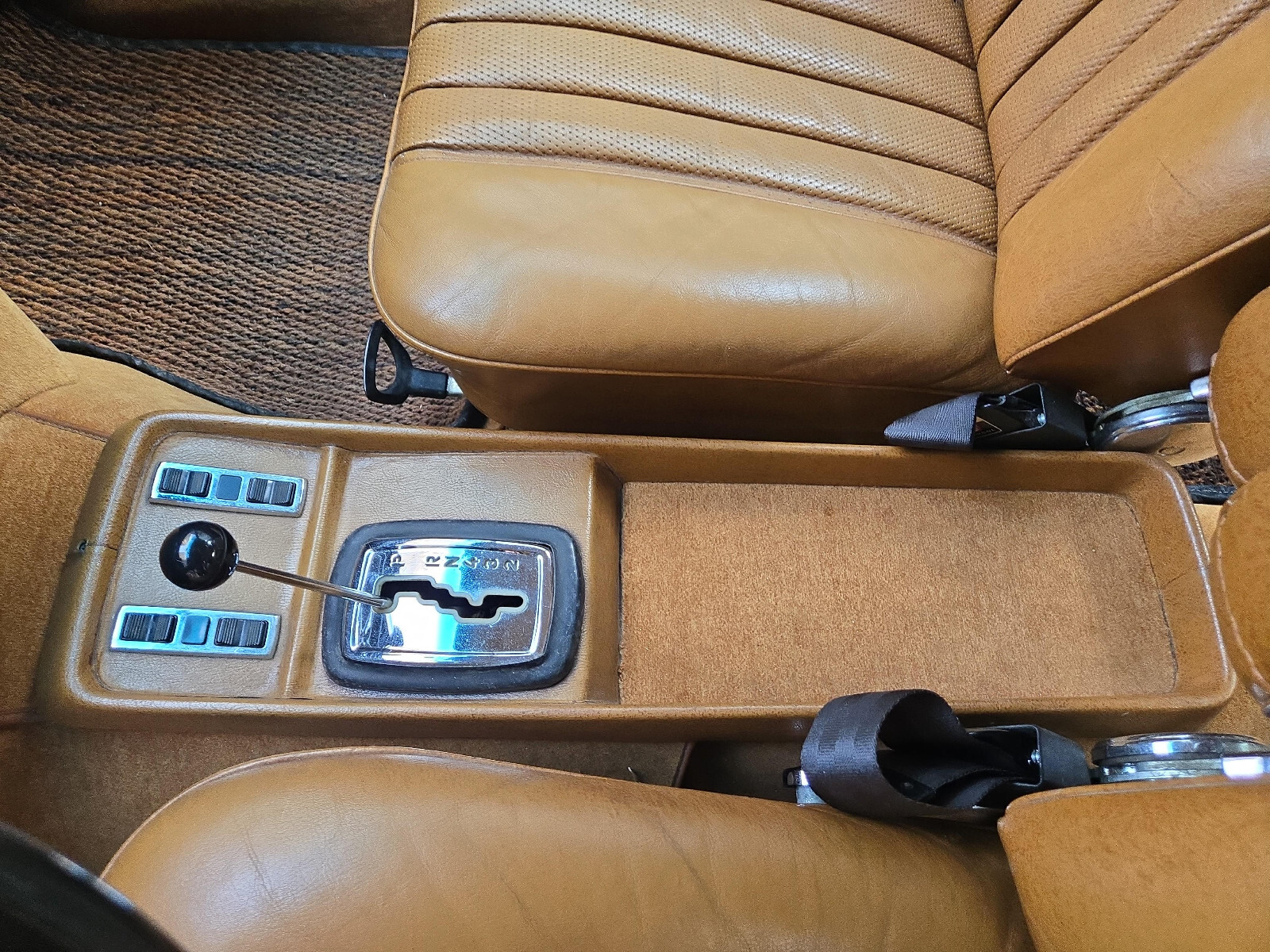 Mercedes-Benz-300-Series-1969-Sedan-21