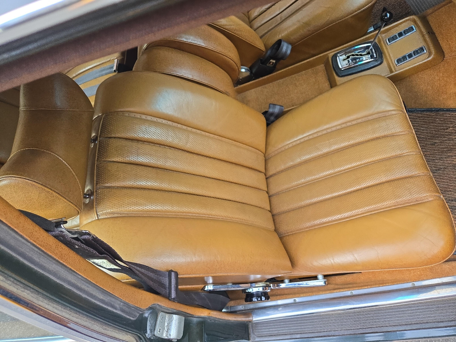Mercedes-Benz-300-Series-1969-Sedan-23