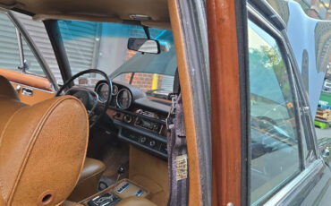 Mercedes-Benz-300-Series-1969-Sedan-29