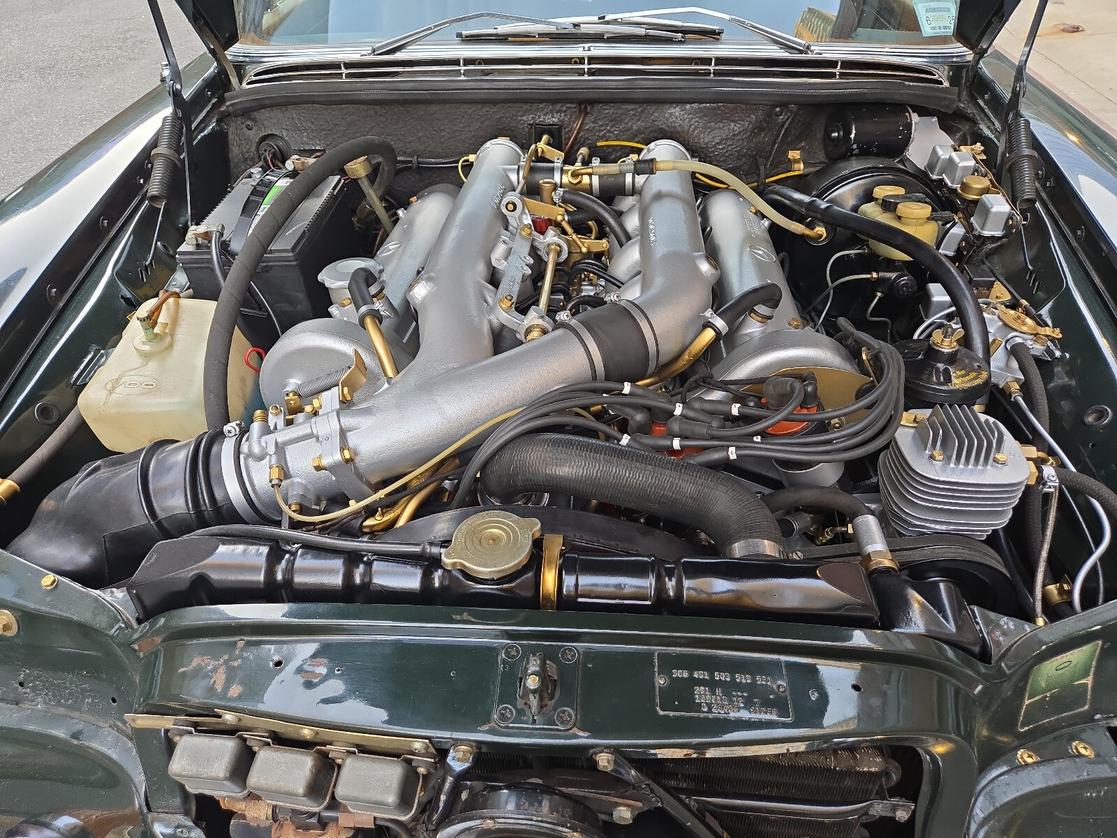 Mercedes-Benz-300-Series-1969-Sedan-34