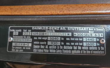 Mercedes-Benz-300-Series-1969-Sedan-38