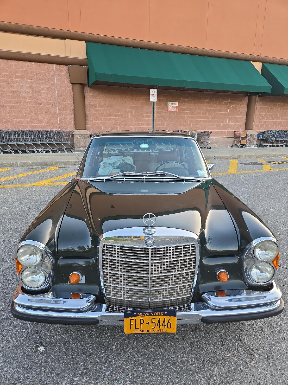 Mercedes-Benz-300-Series-1969-Sedan-4