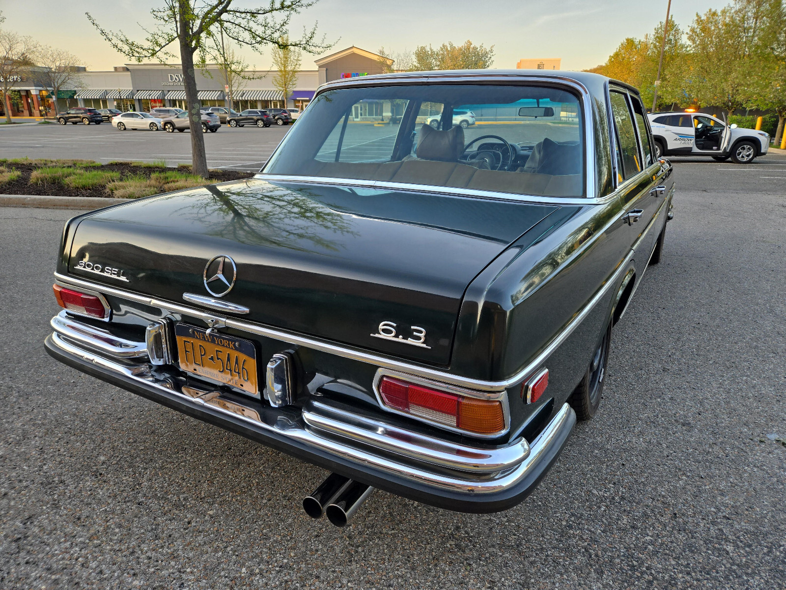 Mercedes-Benz-300-Series-1969-Sedan-5