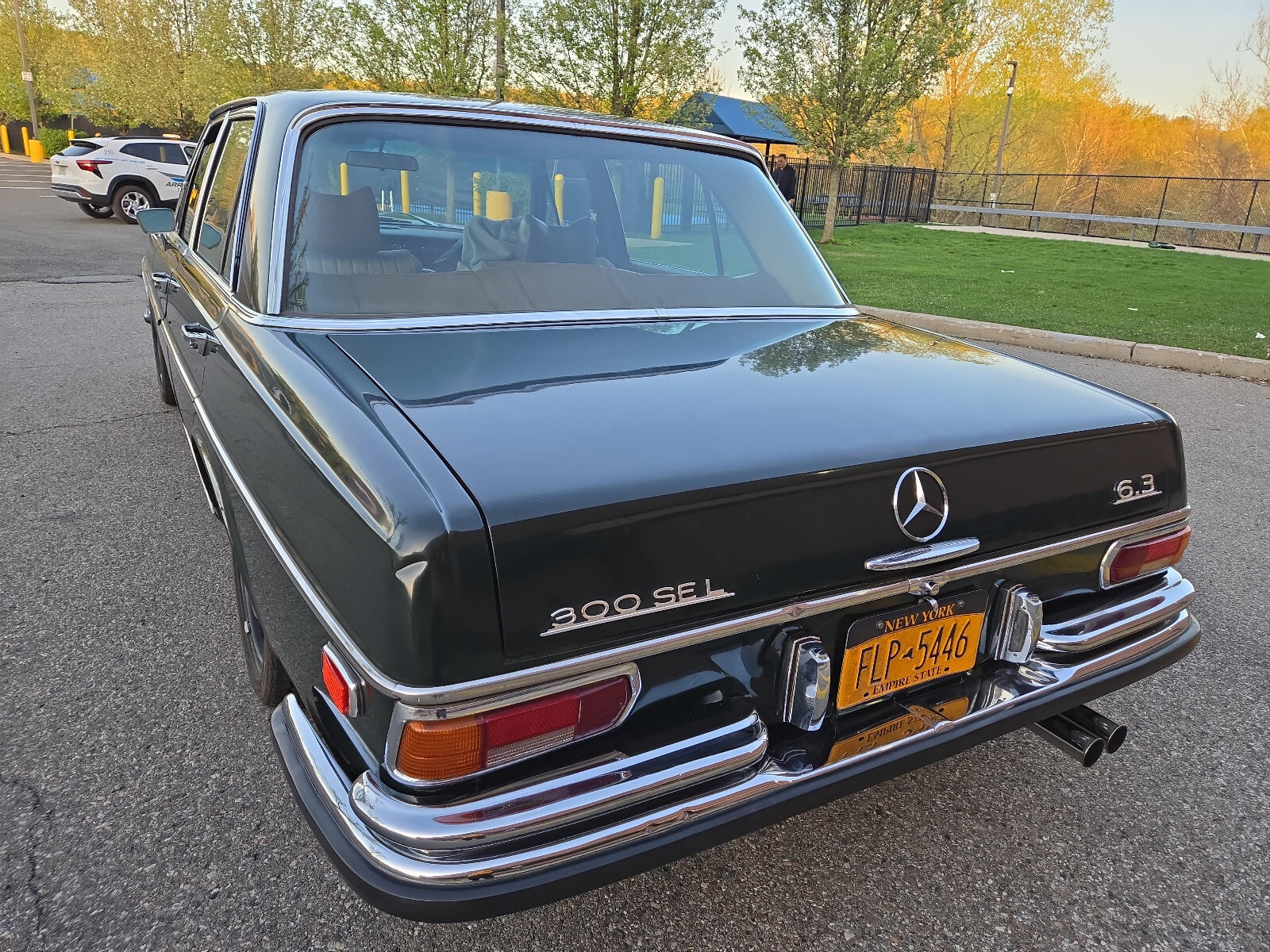 Mercedes-Benz-300-Series-1969-Sedan-6