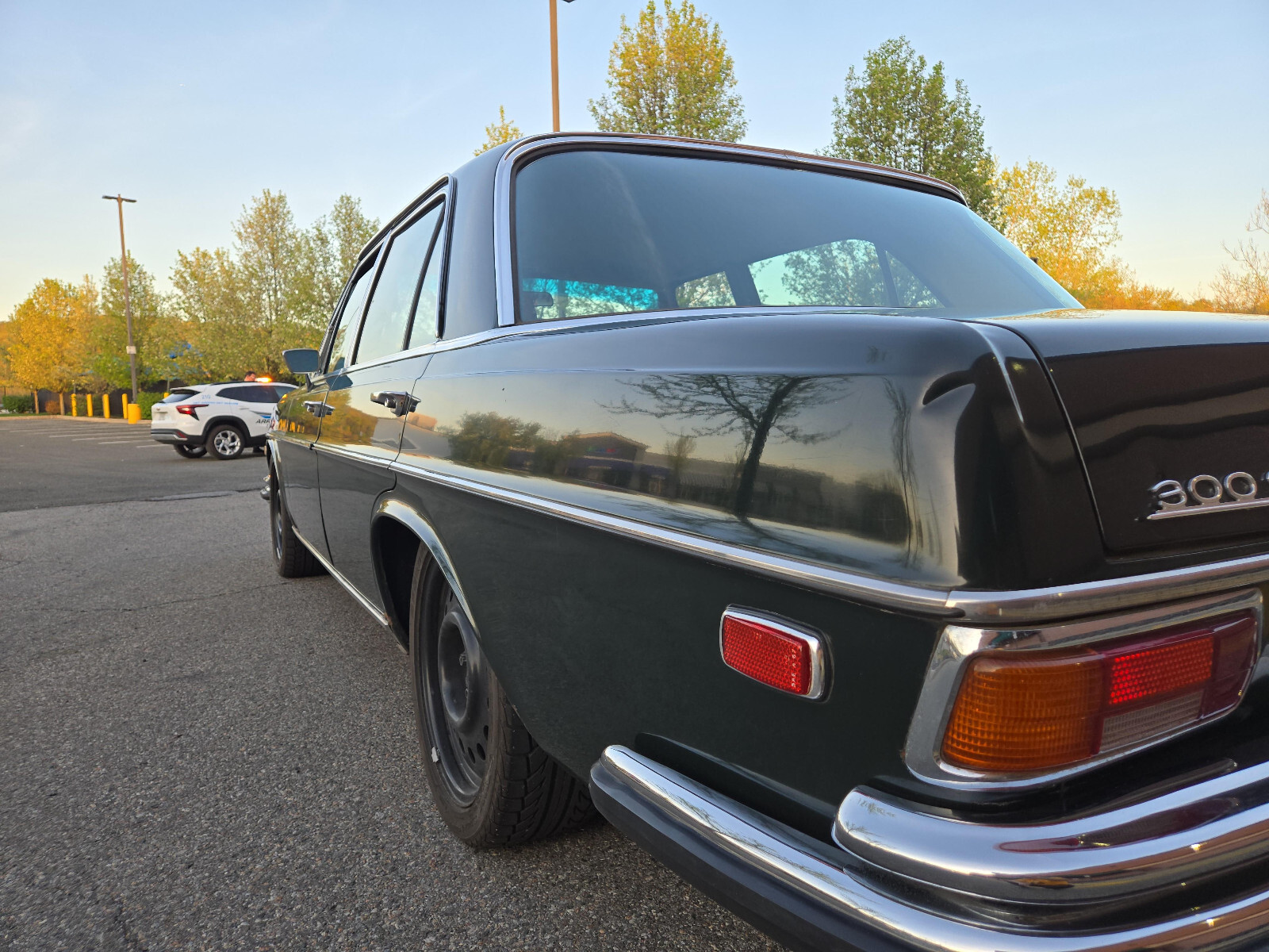 Mercedes-Benz-300-Series-1969-Sedan-7