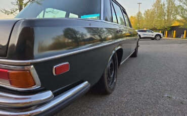 Mercedes-Benz-300-Series-1969-Sedan-8