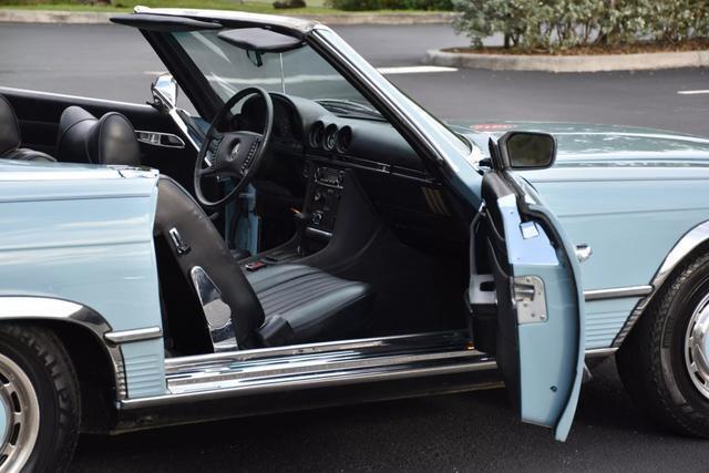 Mercedes-Benz-300-Series-1972-Convertible-15