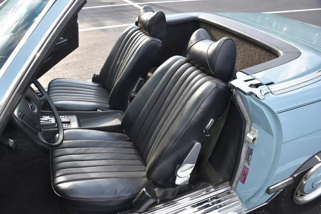 Mercedes-Benz-300-Series-1972-Convertible-17