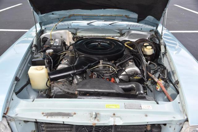 Mercedes-Benz-300-Series-1972-Convertible-19