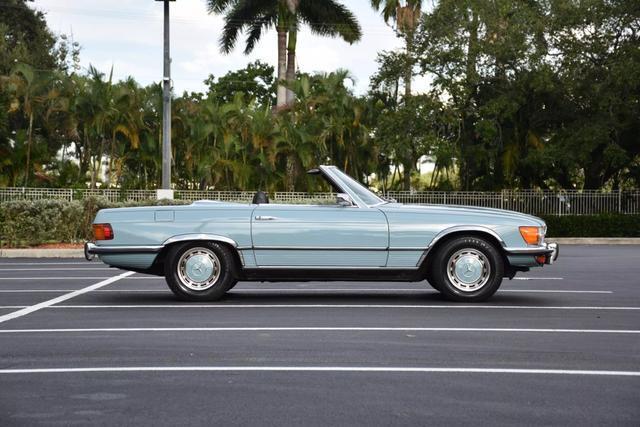 Mercedes-Benz-300-Series-1972-Convertible-4