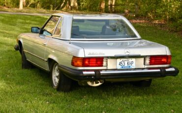 Mercedes-Benz-300-Series-1984-Convertible-16