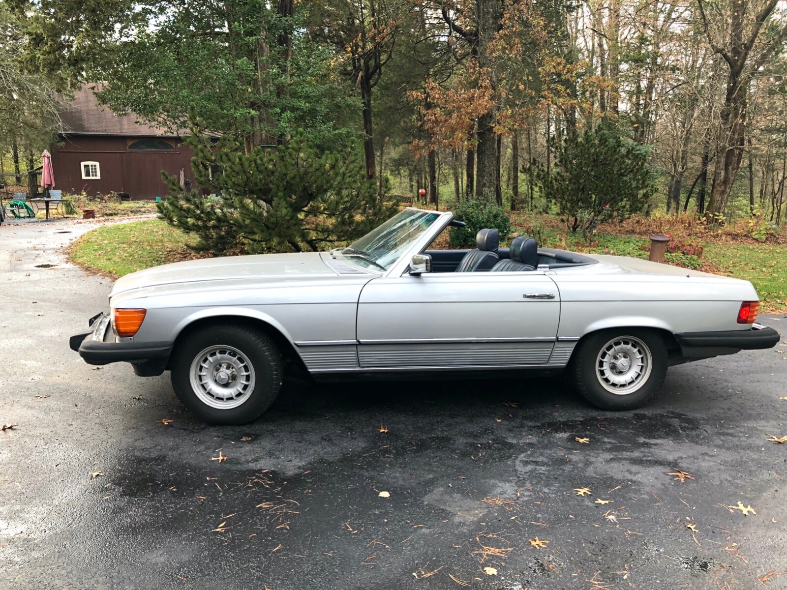 Mercedes-Benz-300-Series-1984-Convertible-2
