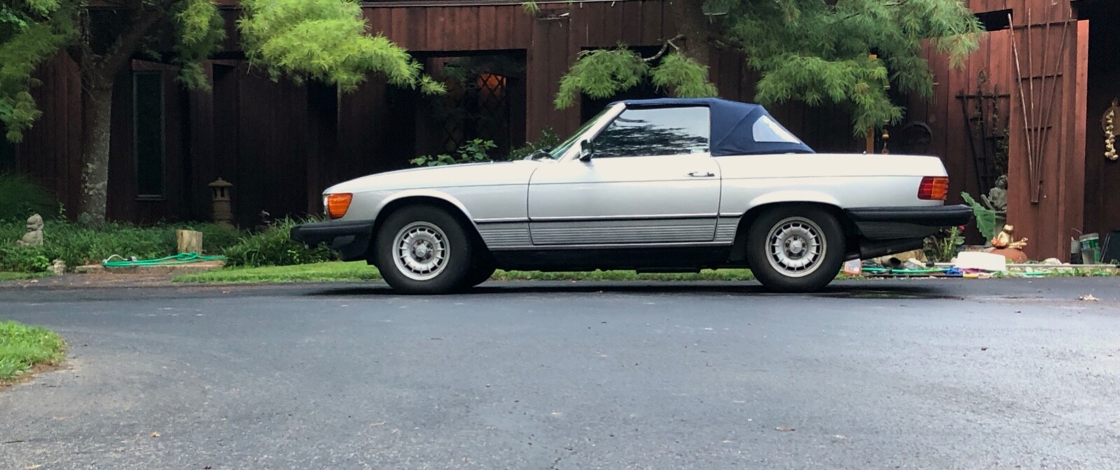 Mercedes-Benz-300-Series-1984-Convertible-22