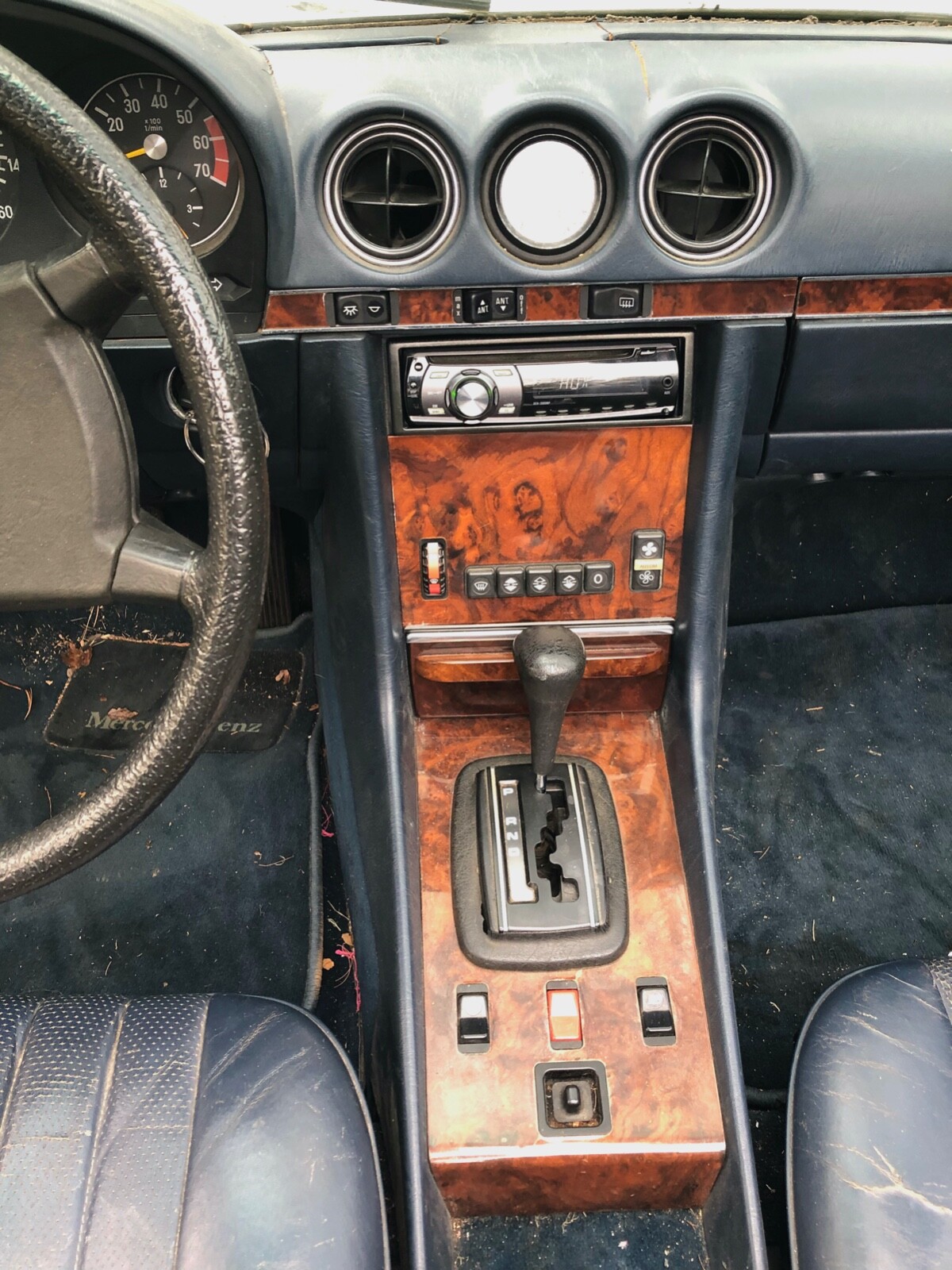 Mercedes-Benz-300-Series-1984-Convertible-29