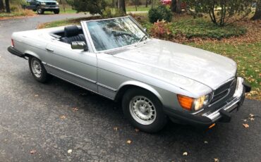 Mercedes-Benz-300-Series-1984-Convertible-7