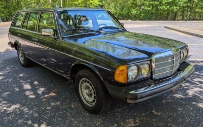 Mercedes-Benz 300-Series 1985 Wagon
