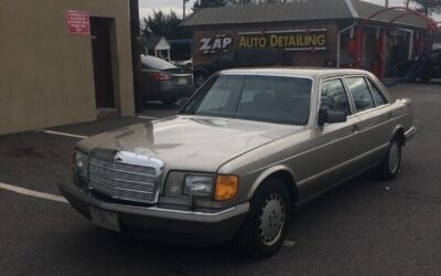 Mercedes-Benz 300-Series 1990 Sedan