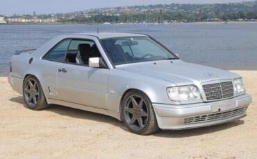 Mercedes-Benz-300-Series-1991-18