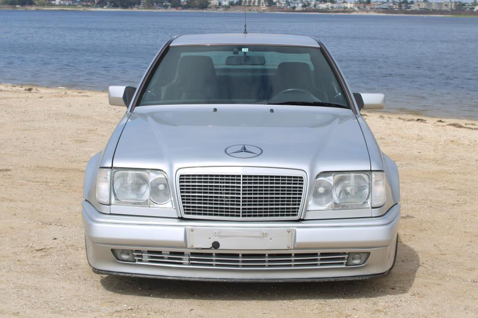 Mercedes-Benz-300-Series-1991-19
