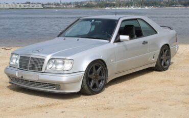 Mercedes-Benz-300-Series-1991-20