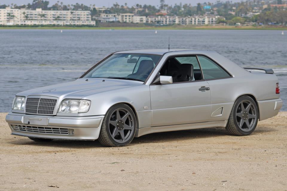Mercedes-Benz-300-Series-1991-27