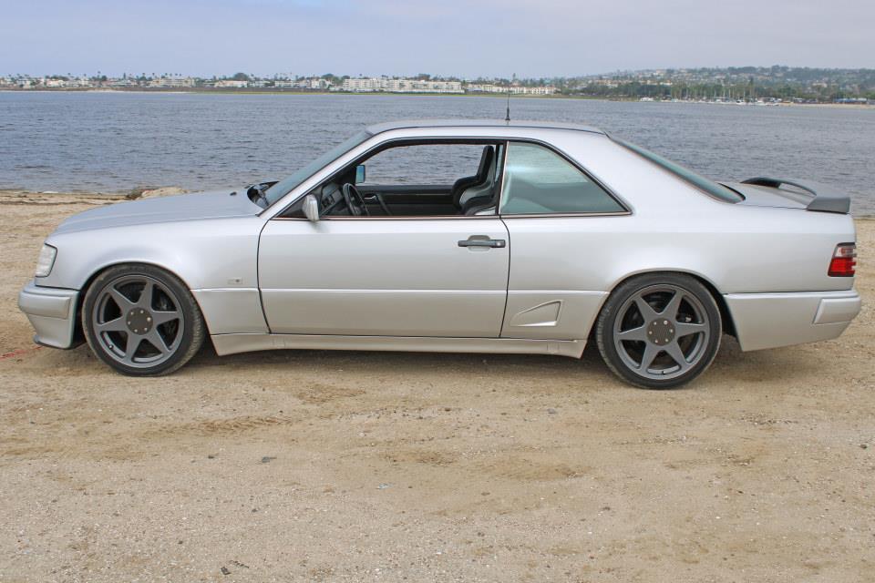 Mercedes-Benz-300-Series-1991-28