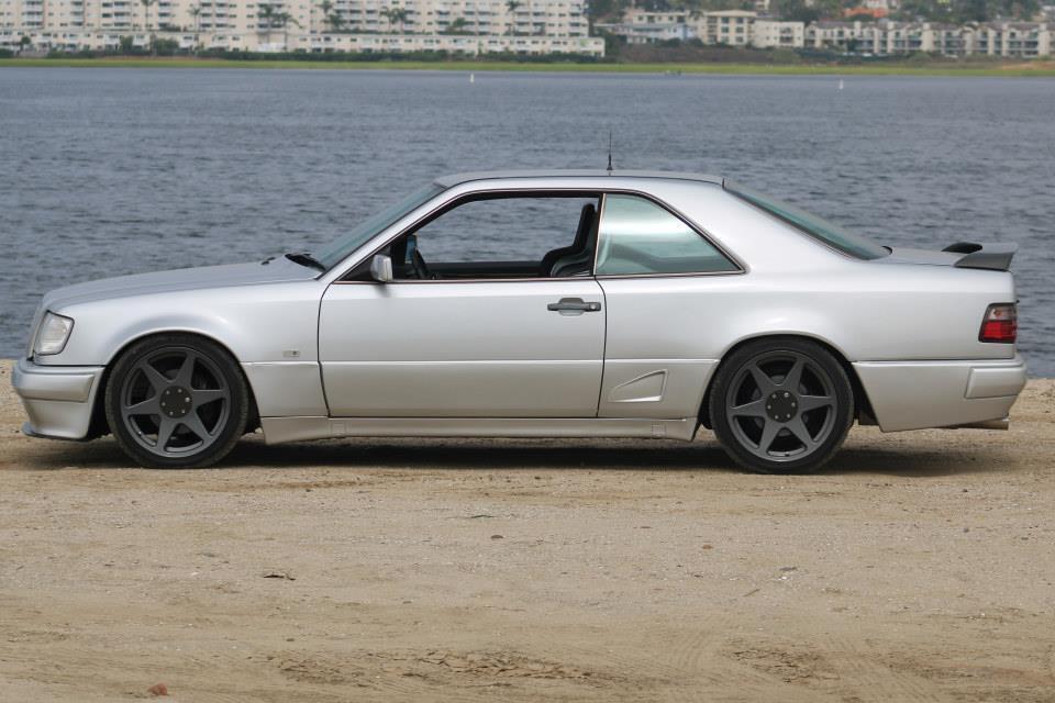 Mercedes-Benz-300-Series-1991-3