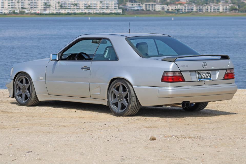 Mercedes-Benz-300-Series-1991-30