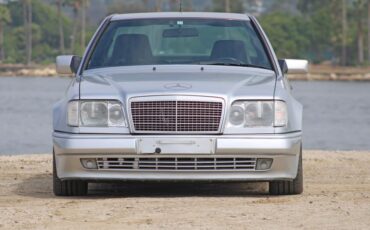 Mercedes-Benz-300-Series-1991-34