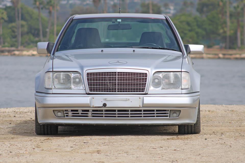 Mercedes-Benz-300-Series-1991-34
