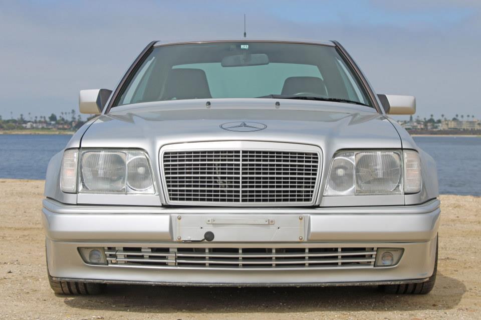 Mercedes-Benz-300-Series-1991-35