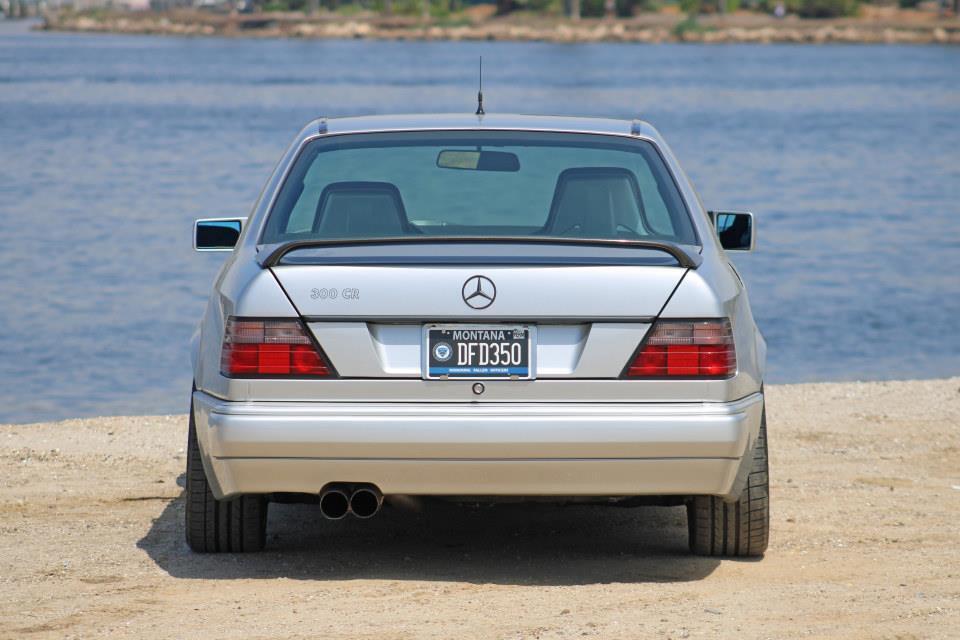 Mercedes-Benz-300-Series-1991-36