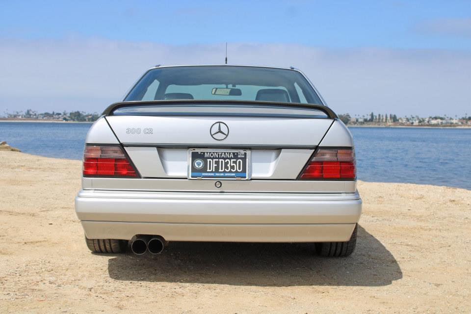 Mercedes-Benz-300-Series-1991-37