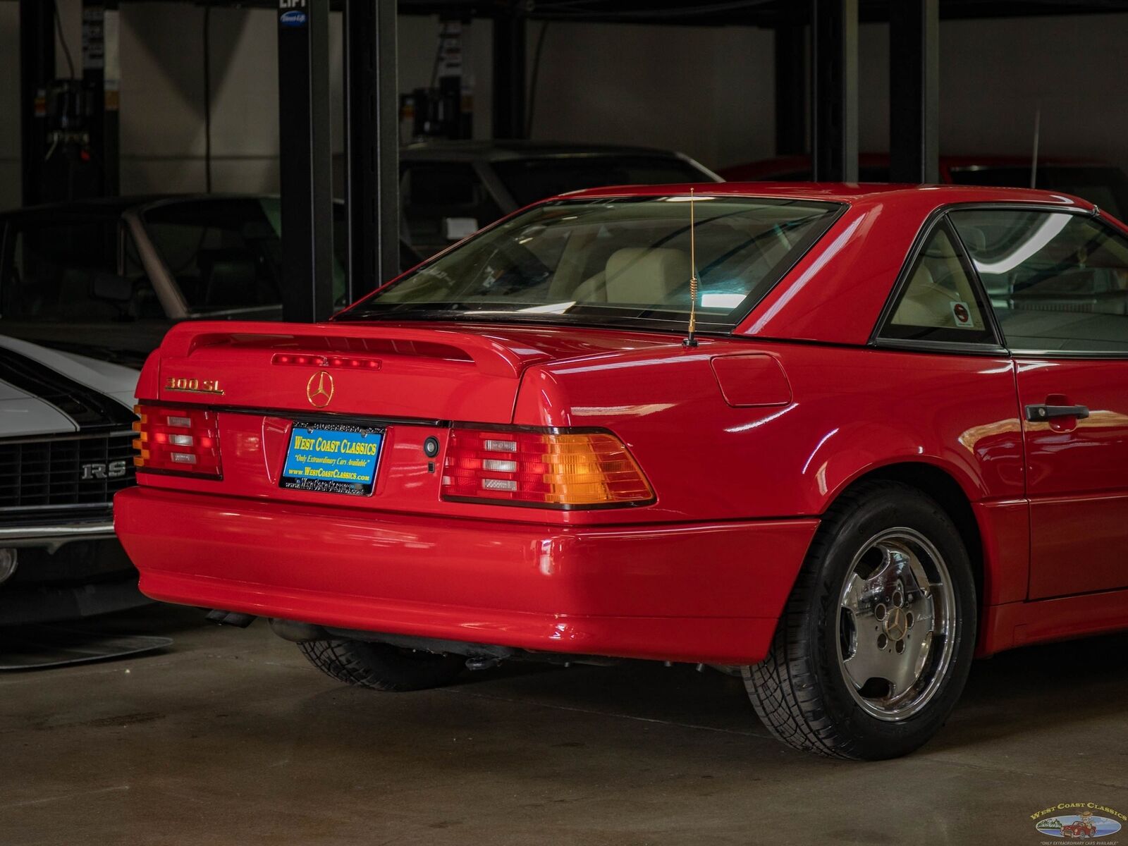Mercedes-Benz-300-Series-1991-Convertible-18