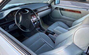 Mercedes-Benz-300-Series-1992-Coupe-10