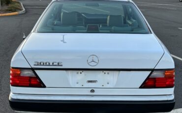 Mercedes-Benz-300-Series-1992-Coupe-5