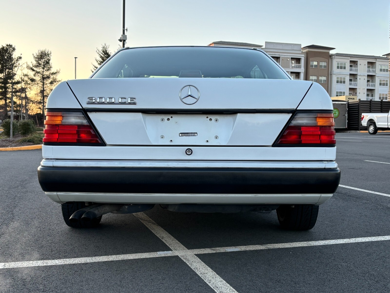 Mercedes-Benz-300-Series-1992-Coupe-6
