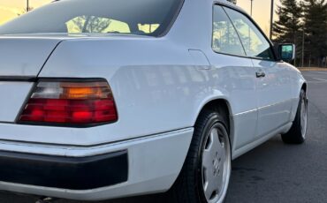 Mercedes-Benz-300-Series-1992-Coupe-7