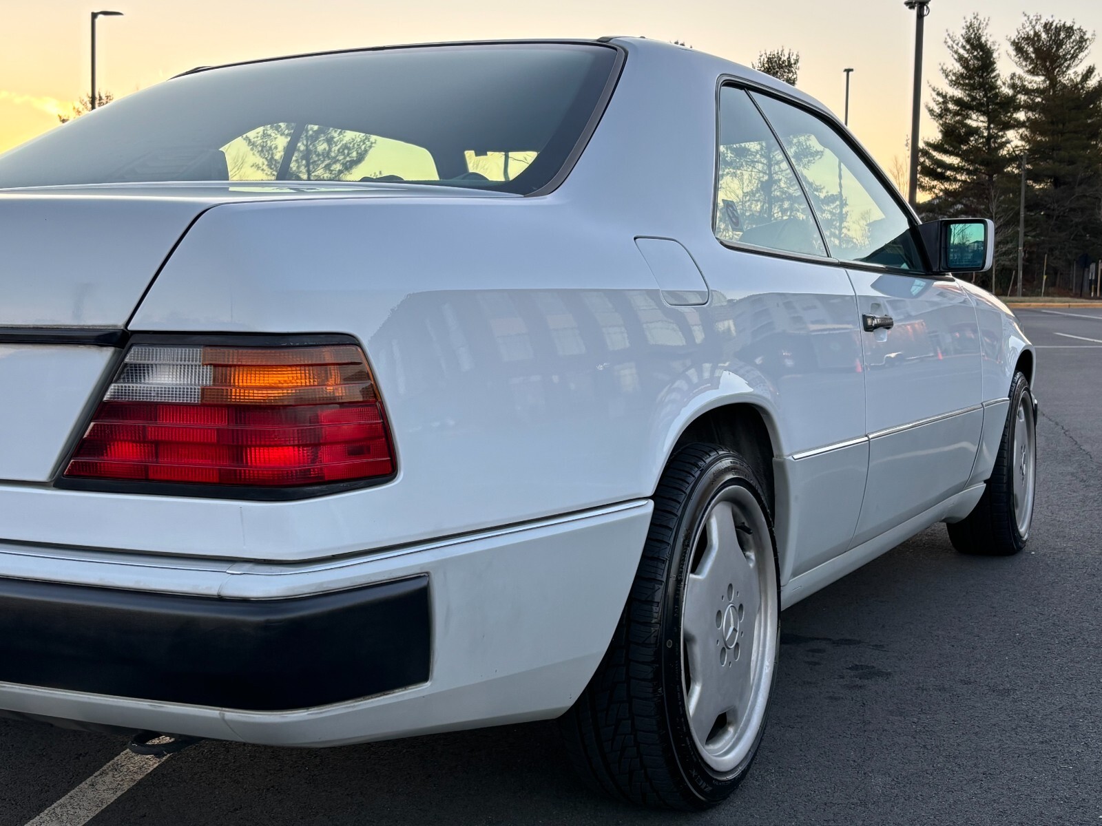 Mercedes-Benz-300-Series-1992-Coupe-7