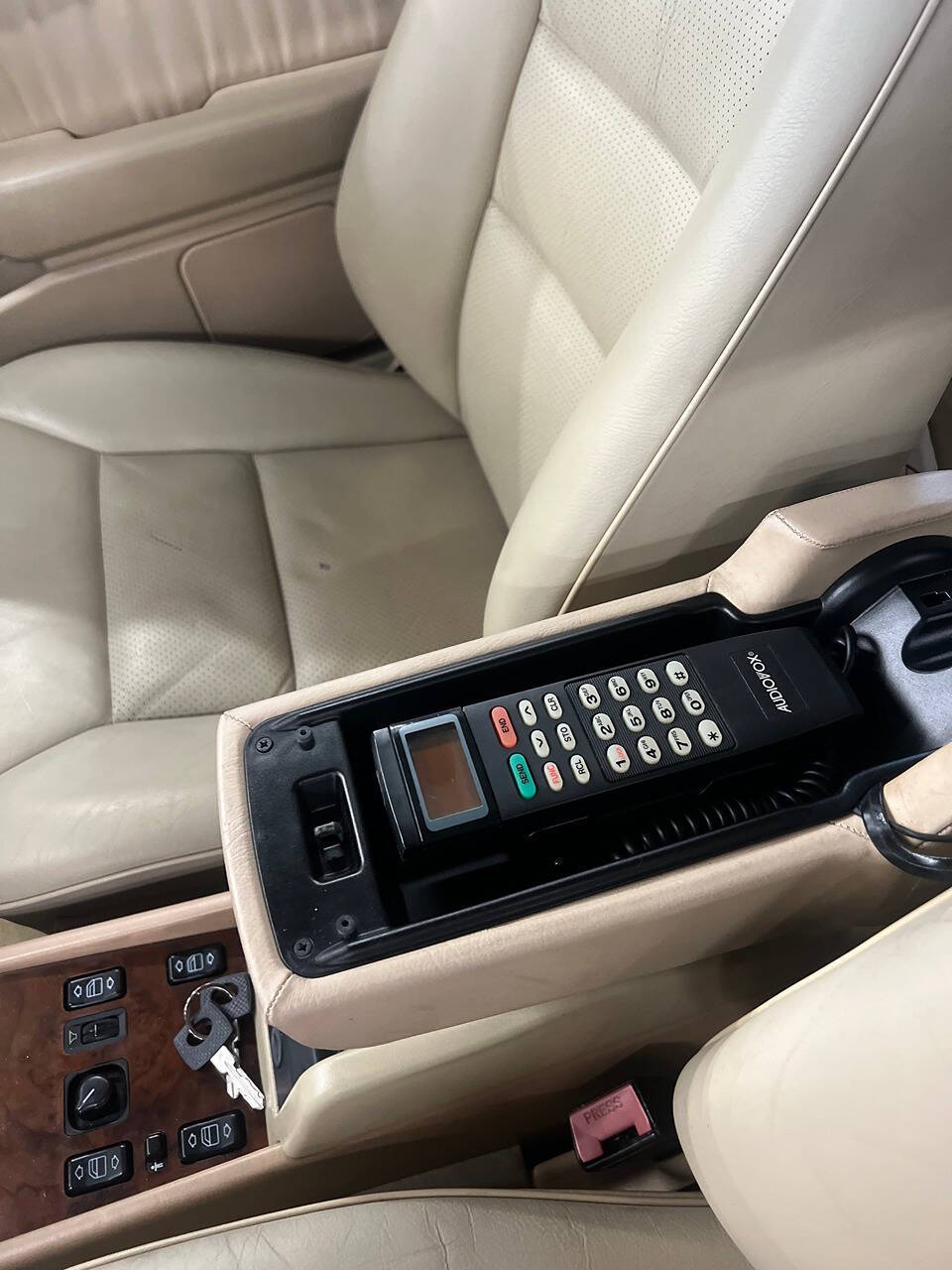 Mercedes-Benz-300-Series-1993-Coupe-1