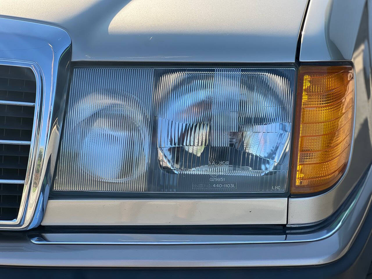 Mercedes-Benz-300-Series-1993-Coupe-10