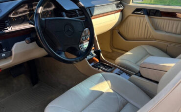Mercedes-Benz-300-Series-1993-Coupe-16