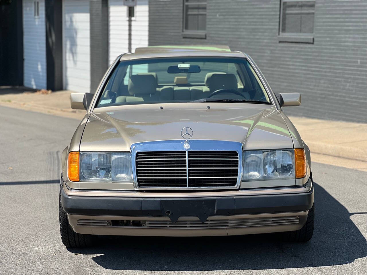 Mercedes-Benz-300-Series-1993-Coupe-3