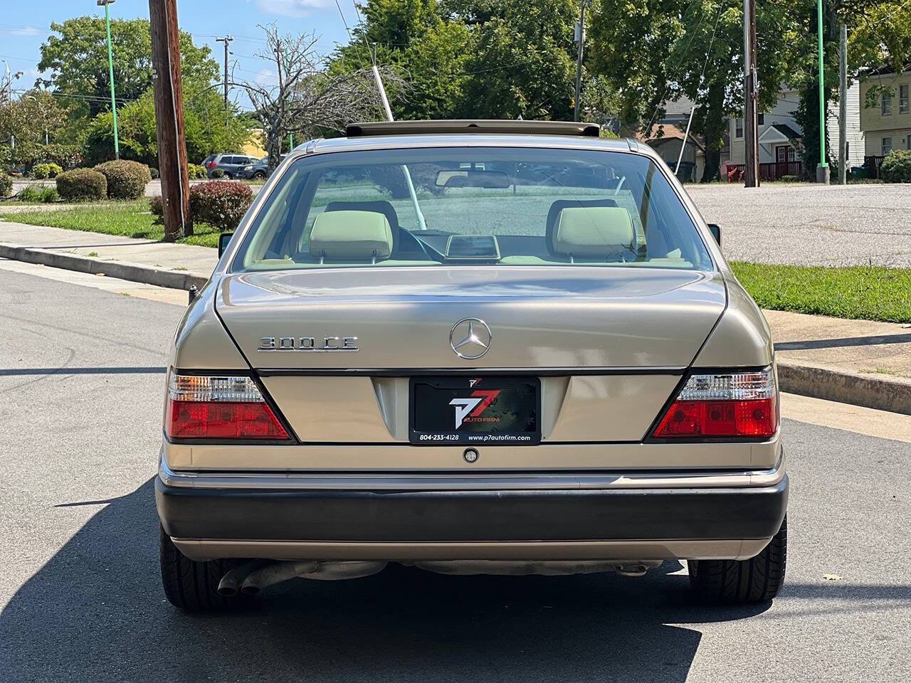 Mercedes-Benz-300-Series-1993-Coupe-5