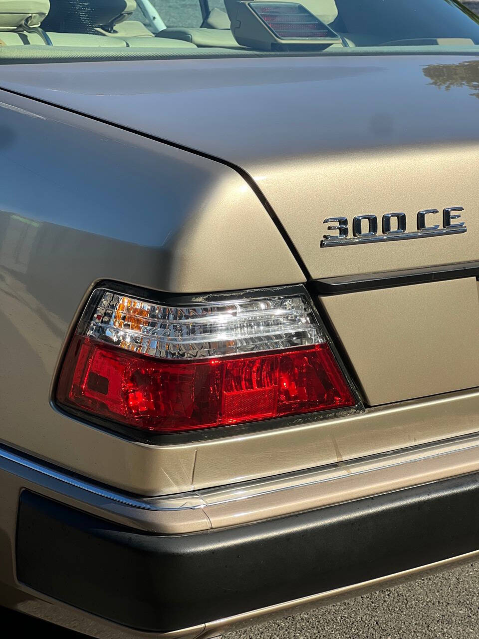 Mercedes-Benz-300-Series-1993-Coupe-8