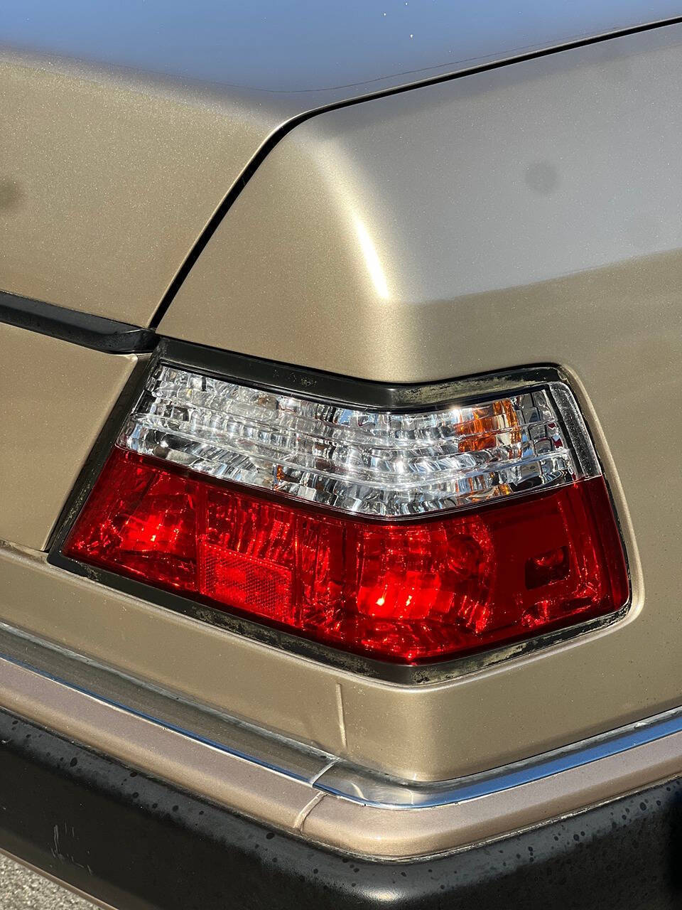 Mercedes-Benz-300-Series-1993-Coupe-9