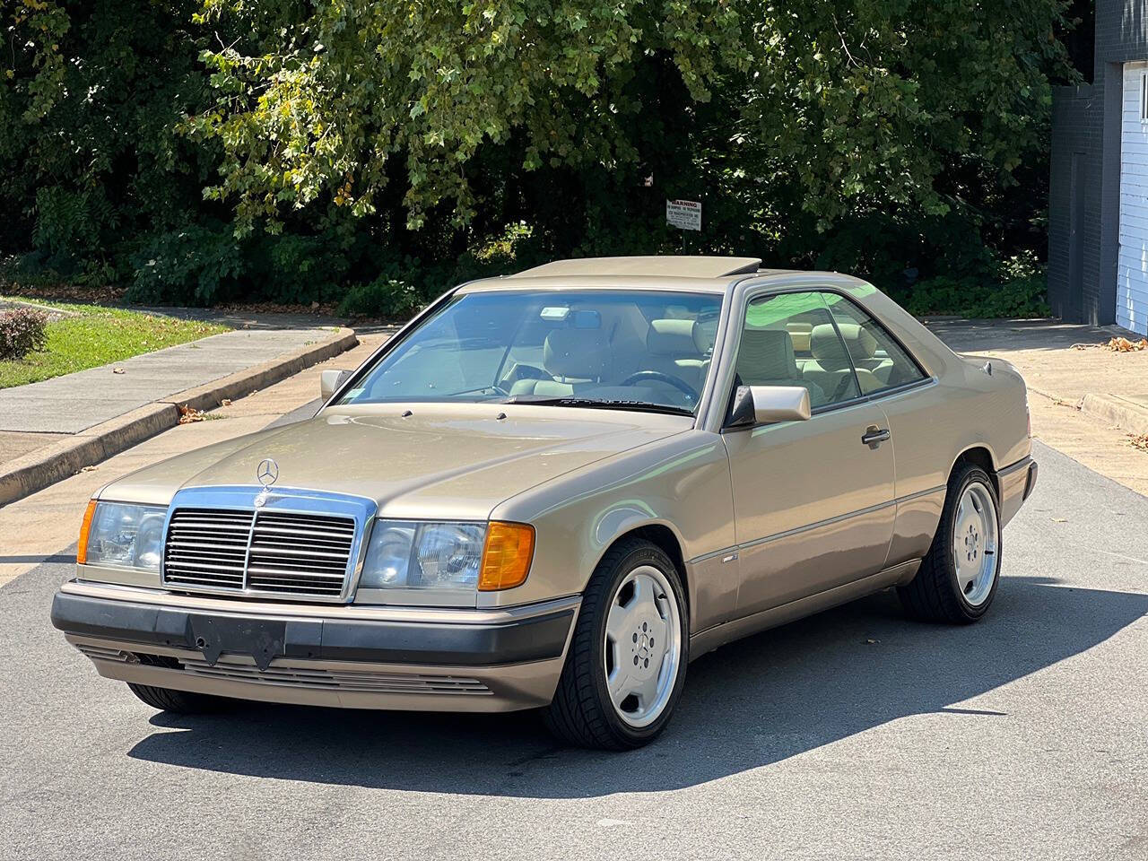 Mercedes-Benz-300-Series-1993-Coupe