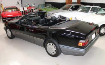 Mercedes-Benz-300-Series-1994-16