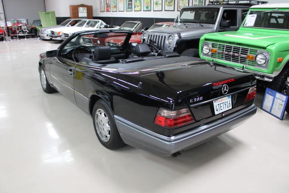 Mercedes-Benz-300-Series-1994-24