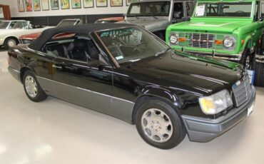 Mercedes-Benz-300-Series-1994-26